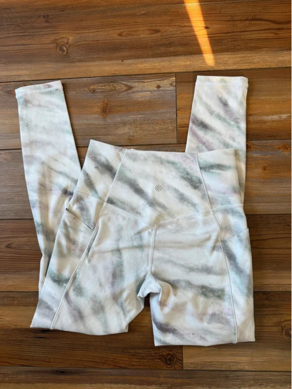 Athleta salutation stash pocket 7/8 tight size XS tall